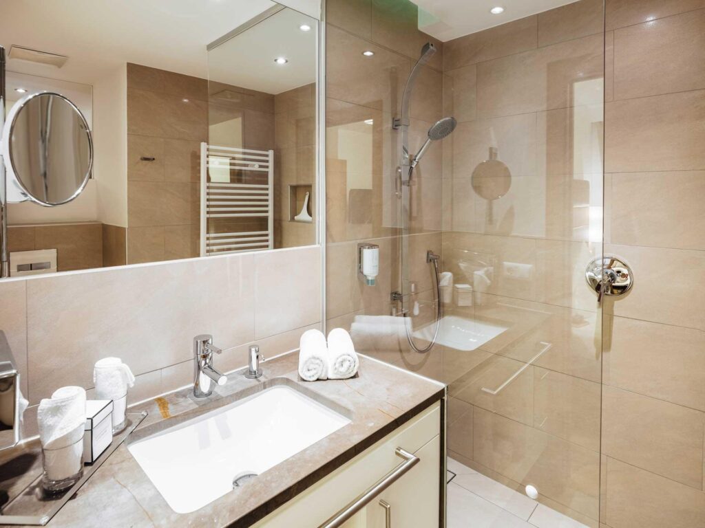 How to Create the Perfect Bathroom: Tips for a Relaxing Oasis