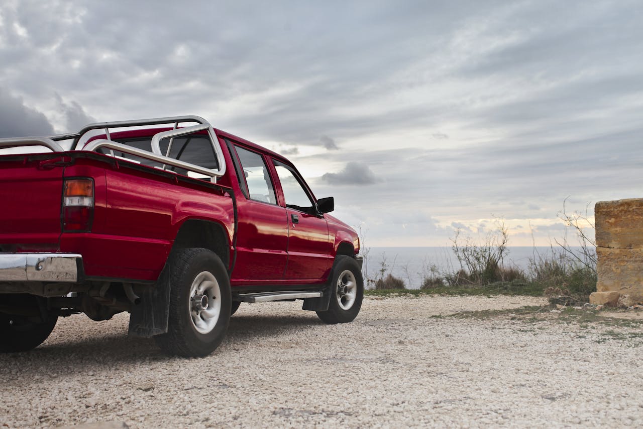Pickup Truck Travel Guide: Exploring Scenic Routes and Must-Have Tips