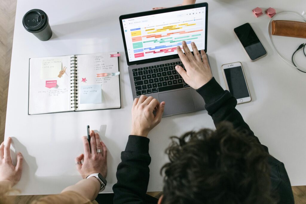 3 Secrets to Growing Your Income Outside a 9-to-5