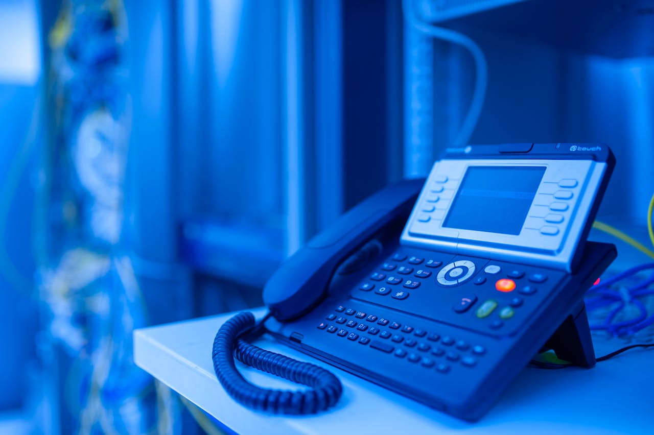 UK Business Owners Ditch Landlines for VoIP Today!