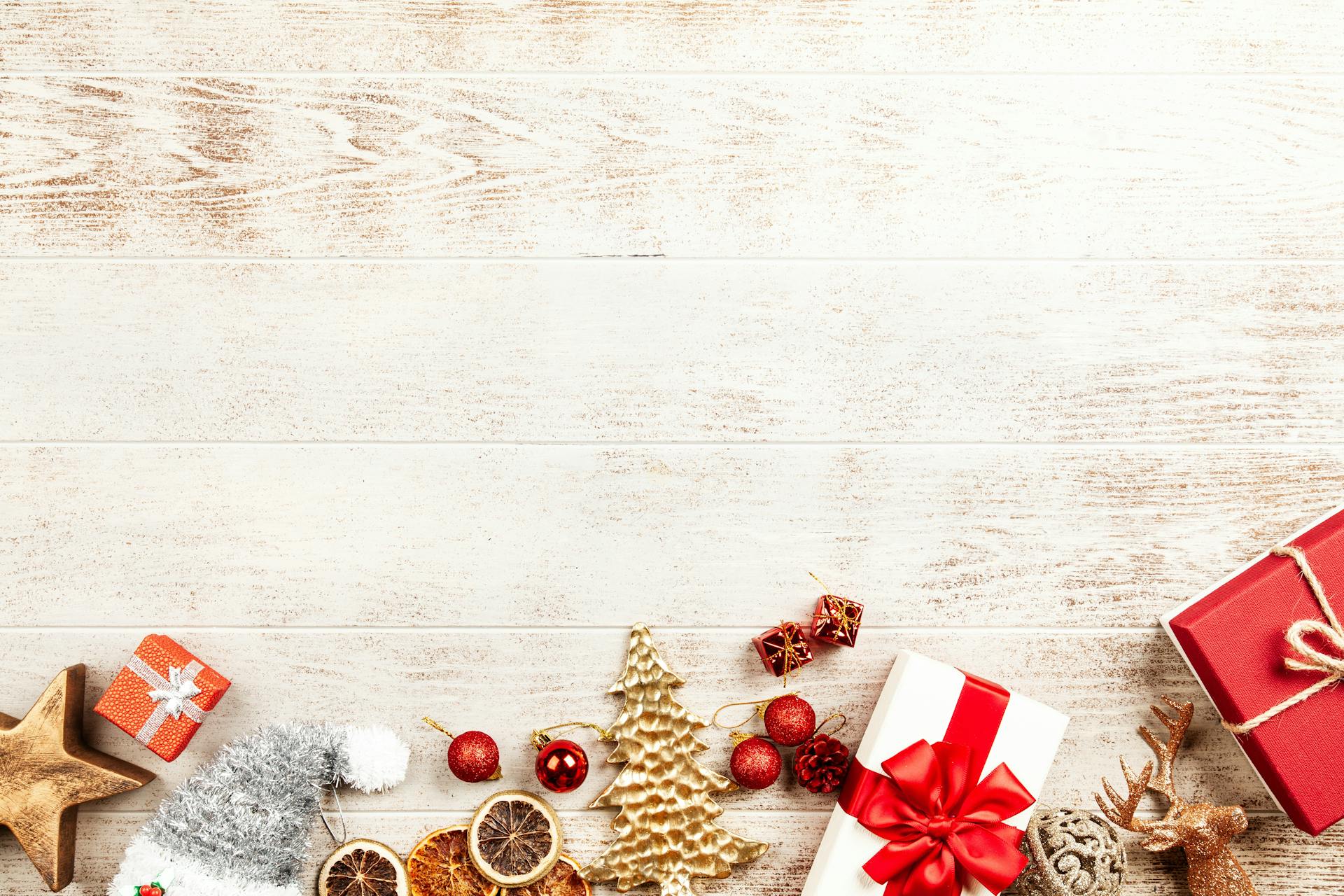 Receiving a Personalised Christmas Hamper is a Moving Experience