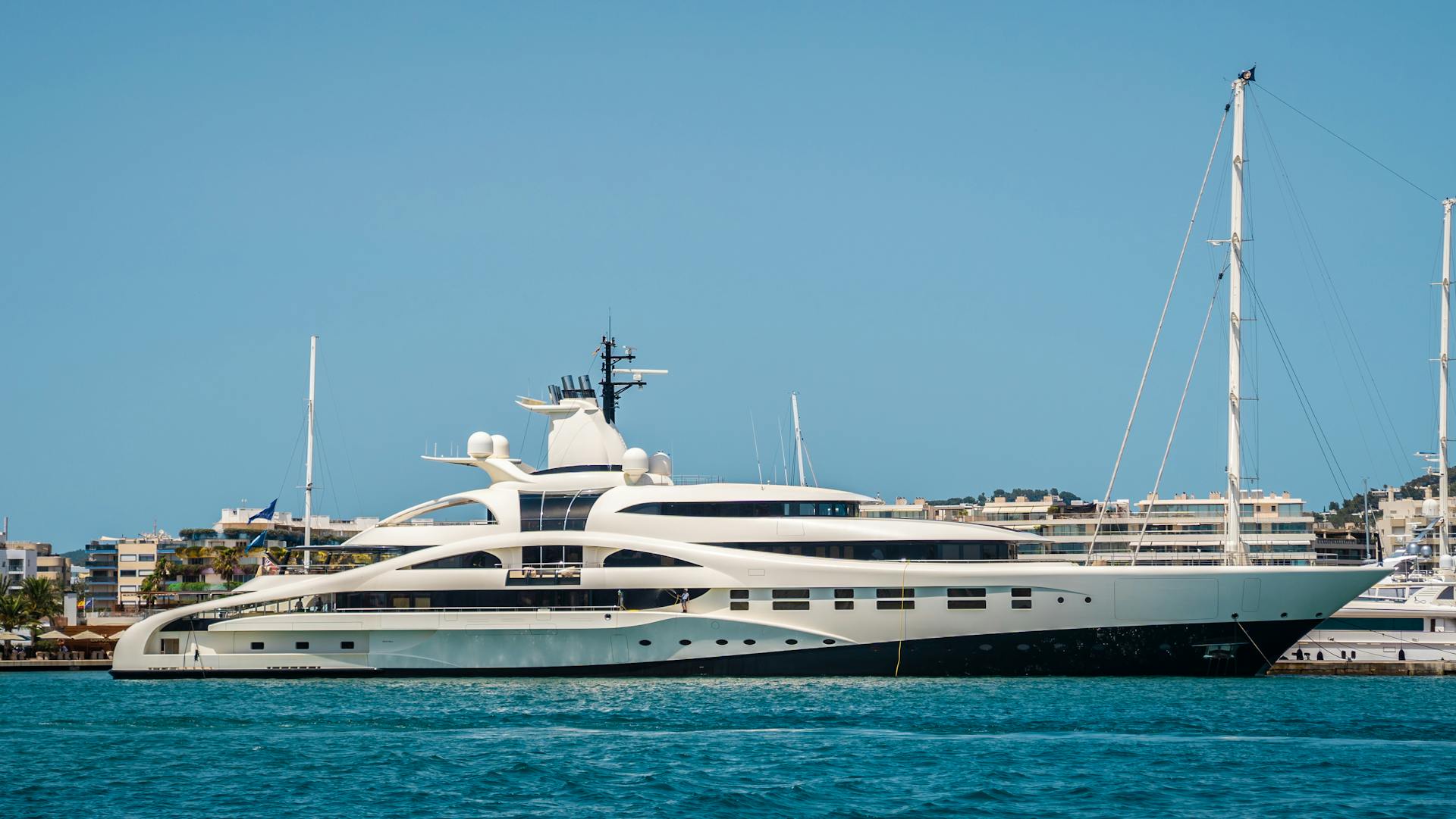 The Growing Appeal of Chartering Over Owning a Superyacht