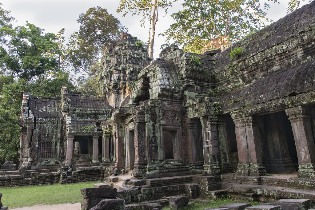 From Coral Reefs to Crumbling Temples in a Single Holiday 